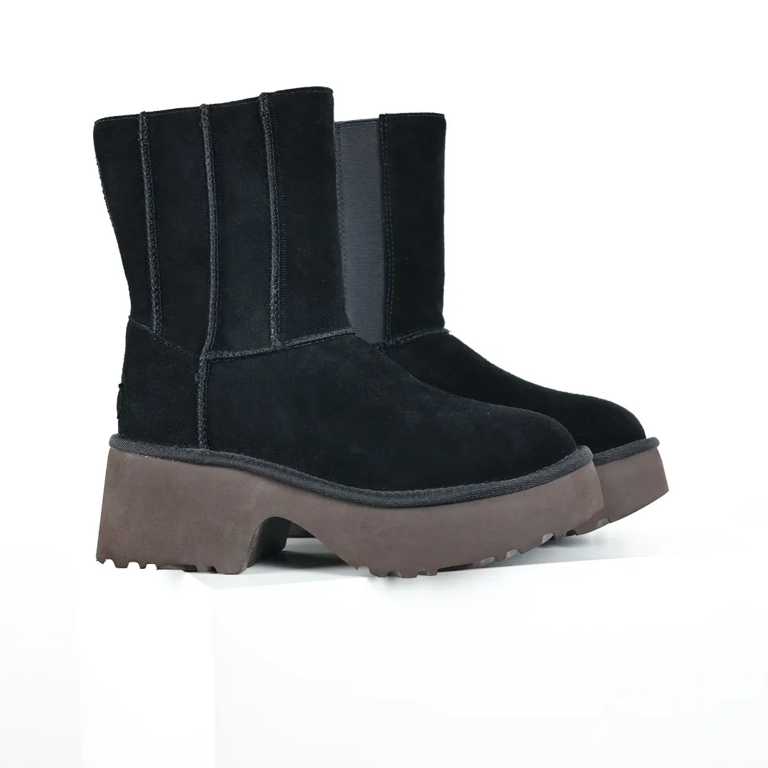 Pick up locally 💰700 Core recommended good price It is a very suitable choice for home furnishings. In the new year, uug launched a series of styles, which are partial to the preferences of young consumers and have also moved to the forefront of fashion trends. Shoe body material: water-repellent coated suede upper, 17 mm UGGPURE™ implantable wool insole, lightweight non-slip and comfortable rubber outsole, with brand LOGO and trademark, with full packaging Size: 35 36 37 38 39 40